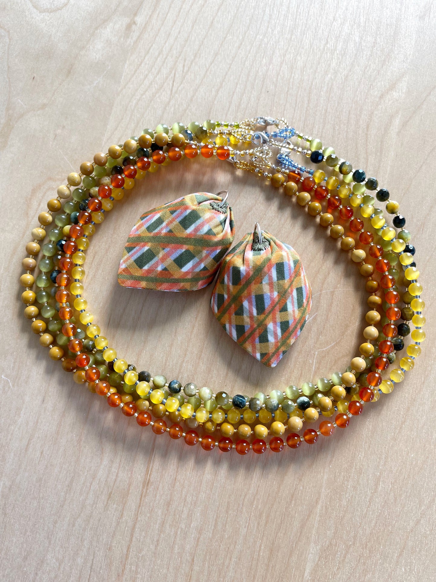 AD. Necklaces that harmonize with my Orange & Green Lattice Scarf & Earrings